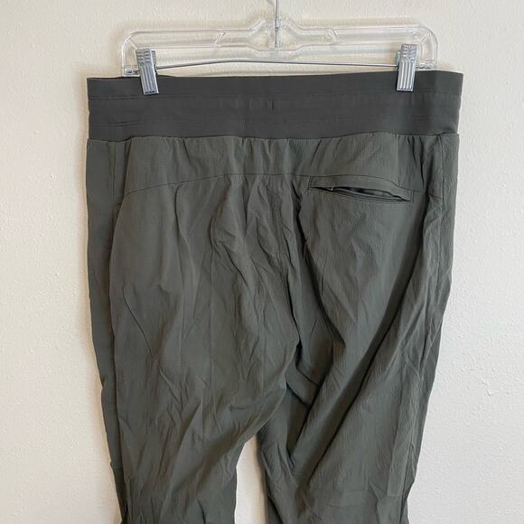Athleta Women's Pants Trekkie North Jogger Green Size 12 Travel Causal Ripstop - Picture 3 of 8